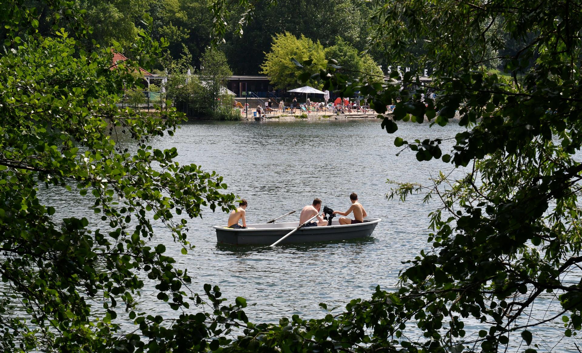 Der Weiße See ist 8,3 Hektar groß und hat keinen natürlichen Wasser-Zufluss.