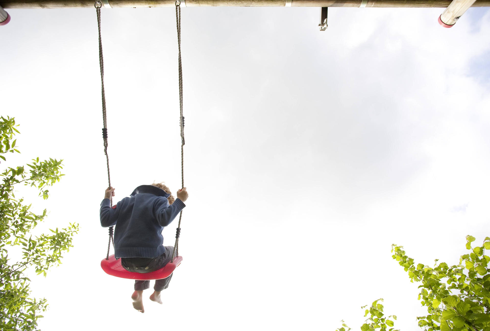 Image - SED-Geld für Spielplatz-Bau: Diese Schaukeln sind Honeckers Erbe in Pankow