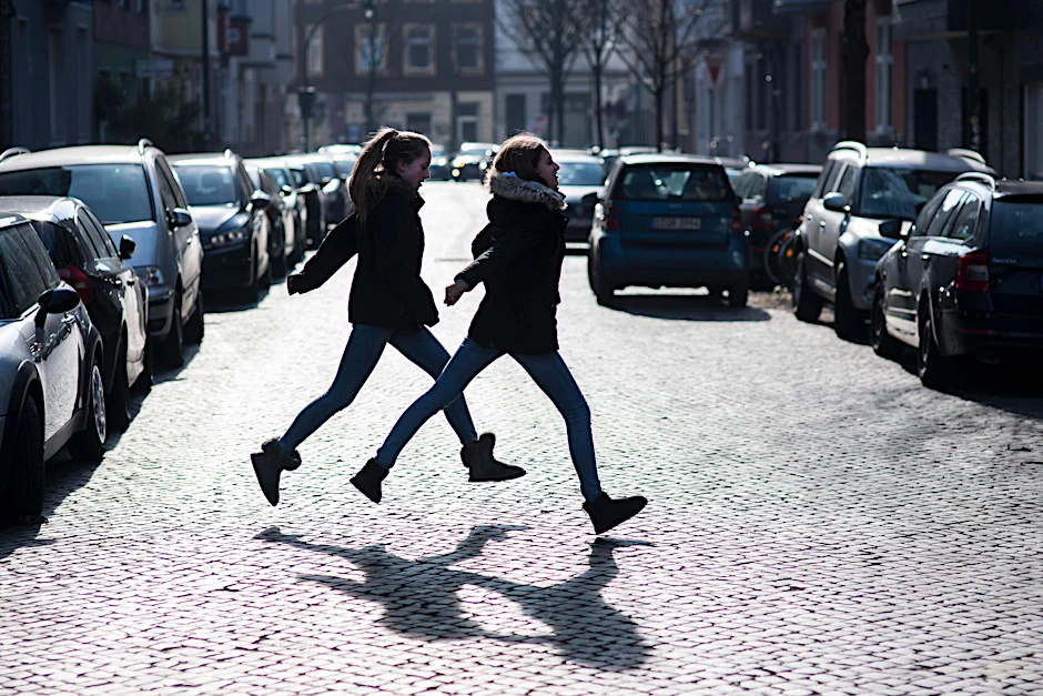 Berlins Straßen sind für Kinder gefährlich. Die Situation der Unfälle hat sich von 2016 bis 2018 deutlich verschlechtert.