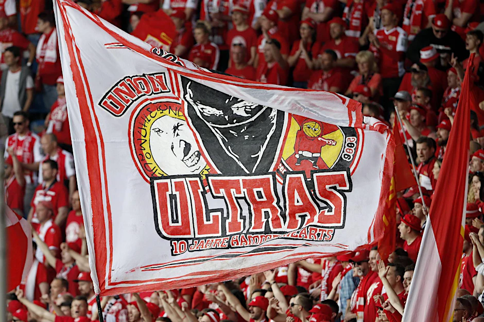 Die Ultras des 1. FC Union beim Spiel in Bochum.