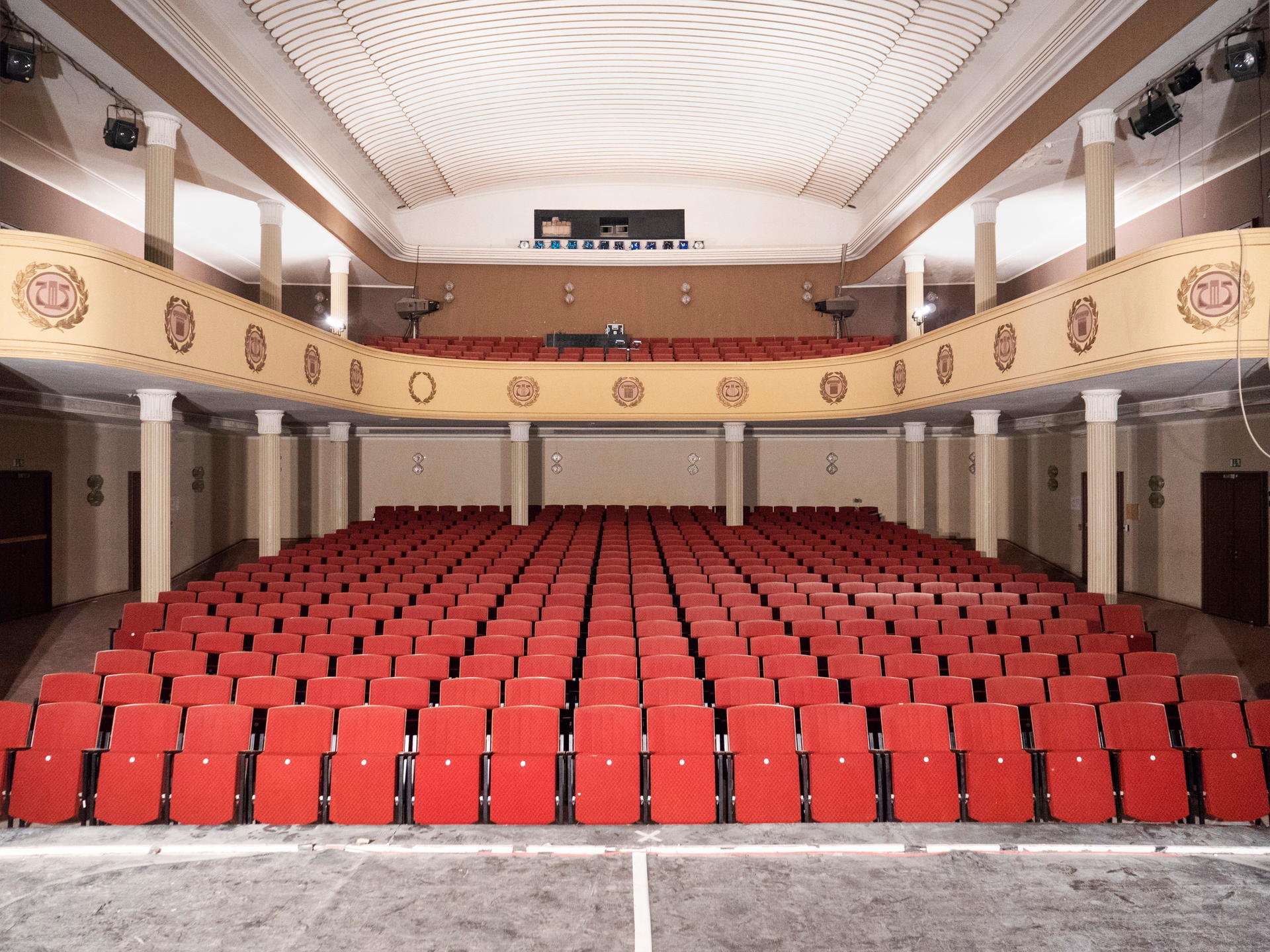 Im Saal des Theaters finden 600 Gäste Platz. 