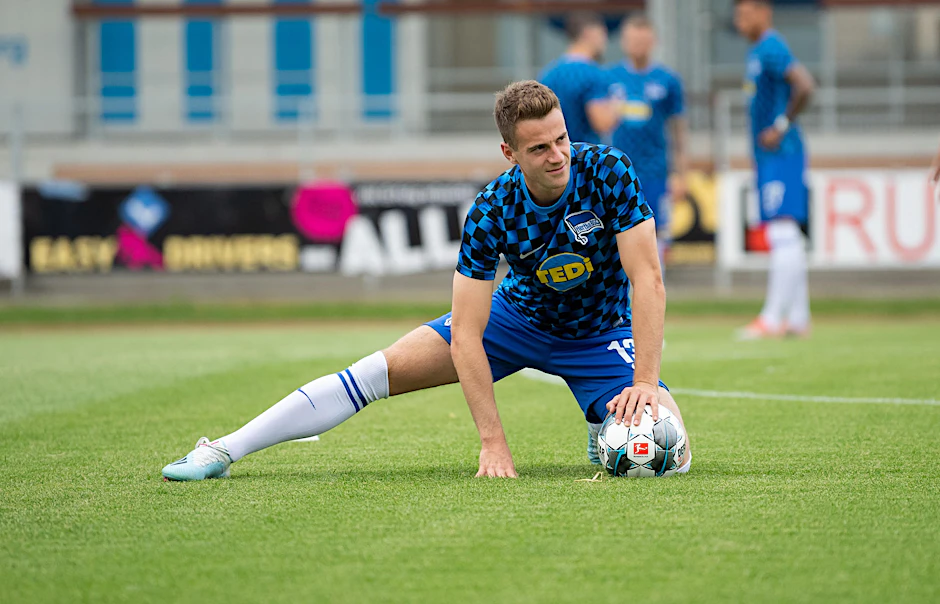 Lukas Klünter kniet sich für Hertha immer voll rein. 