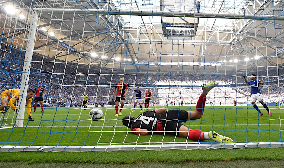 Ball über der Linie, Karim Rekik im Netz, Hertha im Unglück.