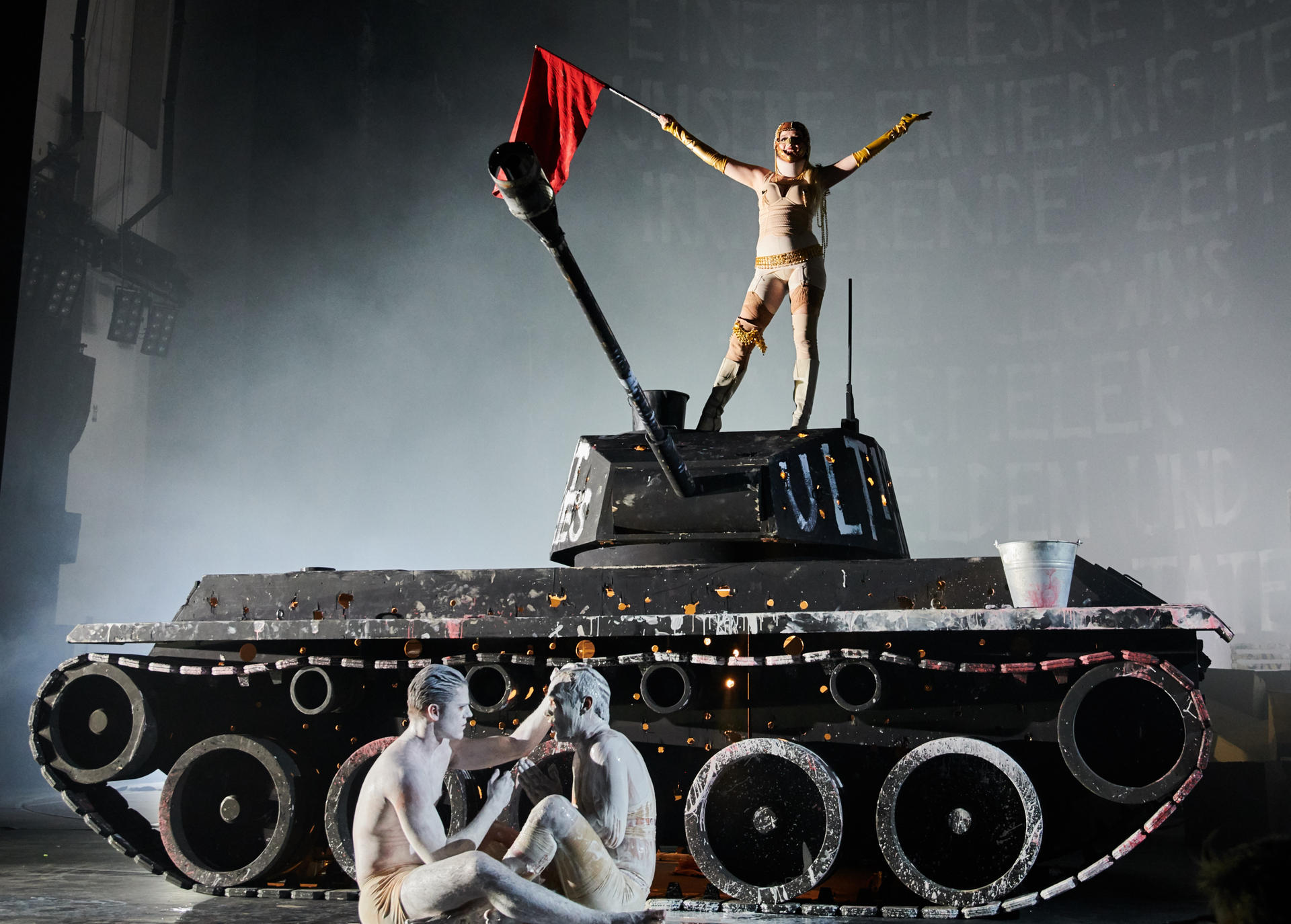 Image - Berlin: Volksbühne Berlin „Eine Odyssee“: Jella Haase spielt die schöne Helena