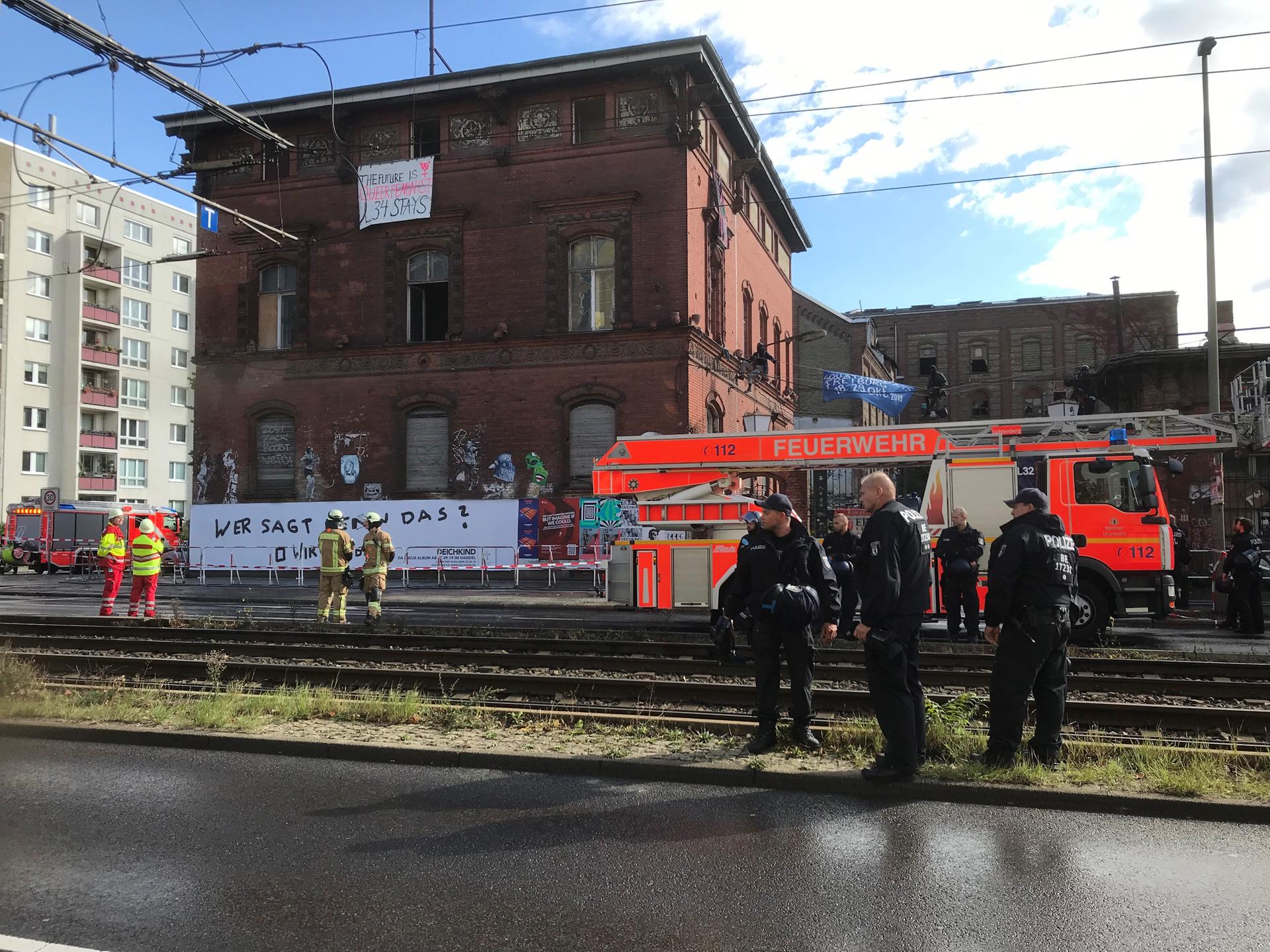 Aktivisten besetzen die leerstehende Brauerei an der Landsberger Allee (28.09.2019).