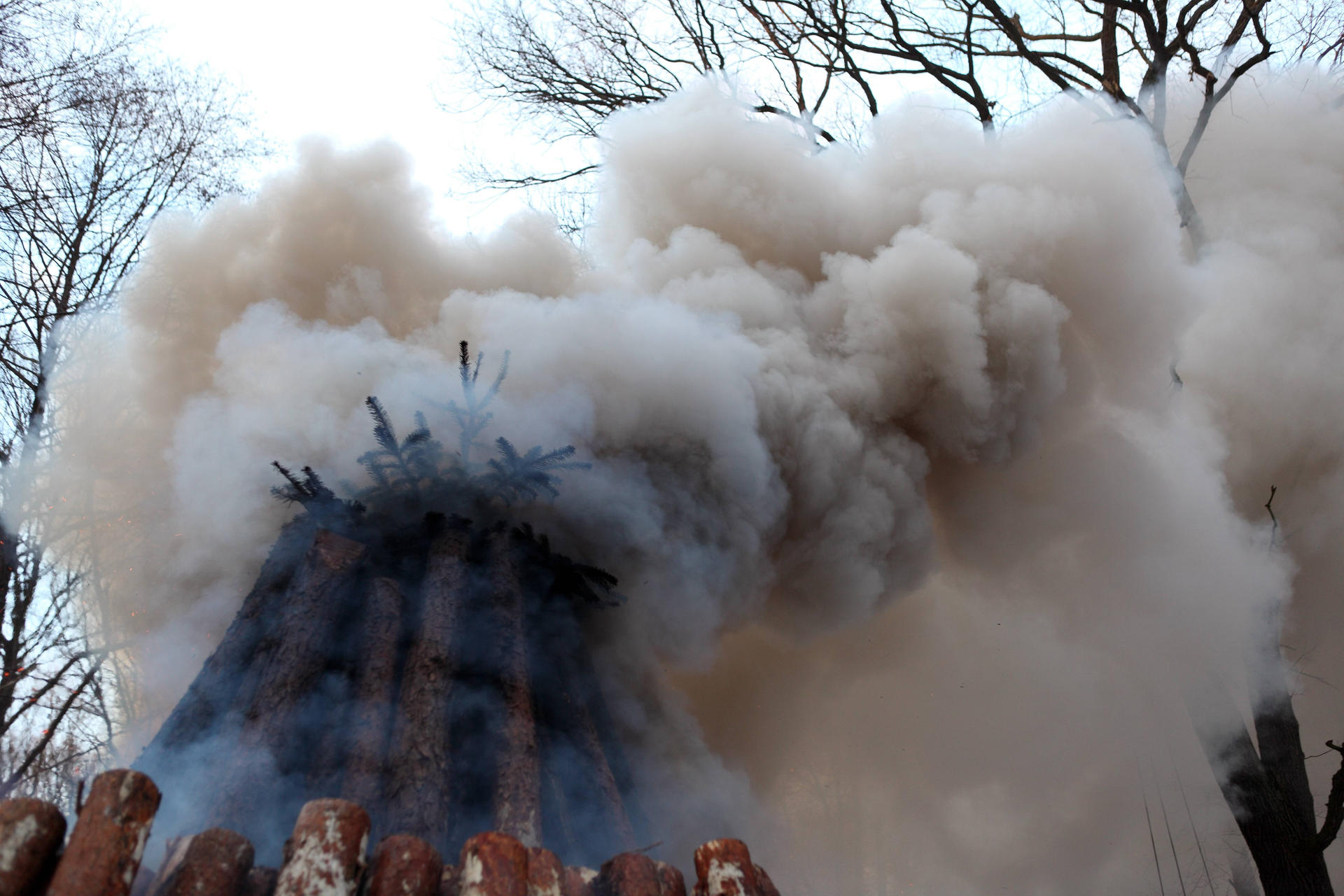 Image - Fluchthaube: Die Waffe der Feuerwehr gegen den Erstickungstod
