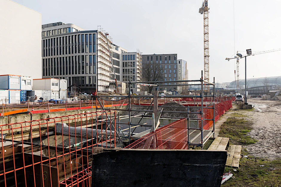 So sah es bei den Erdbauarbeiten für die Trasse der dort enstehenden S-Bahnlinie S21 Anfang 2018 aus.