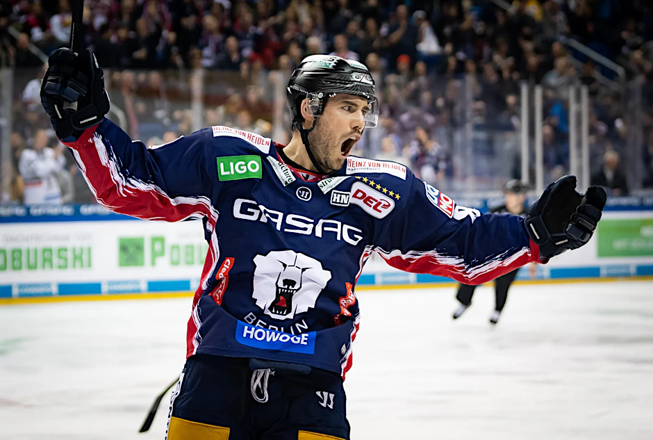 Mit seinen Treffern zum Ausgleich und zur ersten Eisbären-Führung wurde James Sheppard zum Matchwinner.