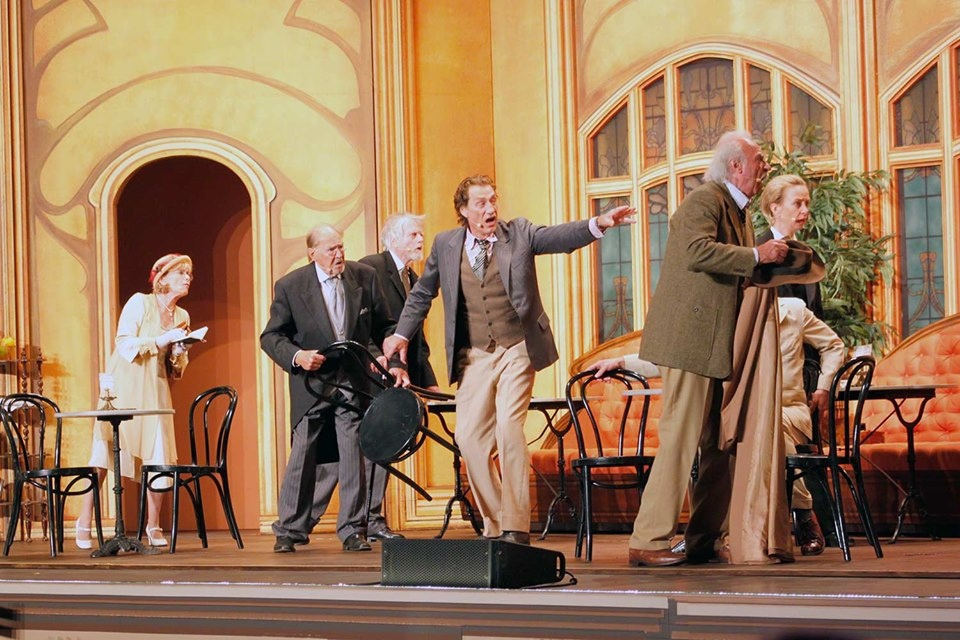 Neben Köfer spielen Winfried Glatzeder (Mi.) und Achim Wolff in Beelitz mit.