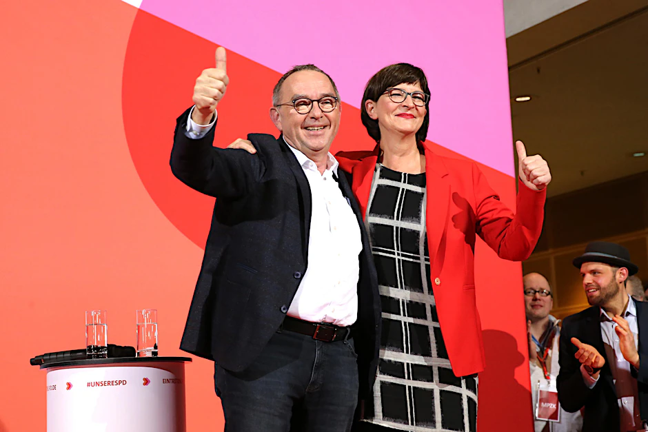 Zwei Unbekannte an der SPD-Spitze: Norbert Walter-Borjans und Saskia Esken sollen die Partei retten.