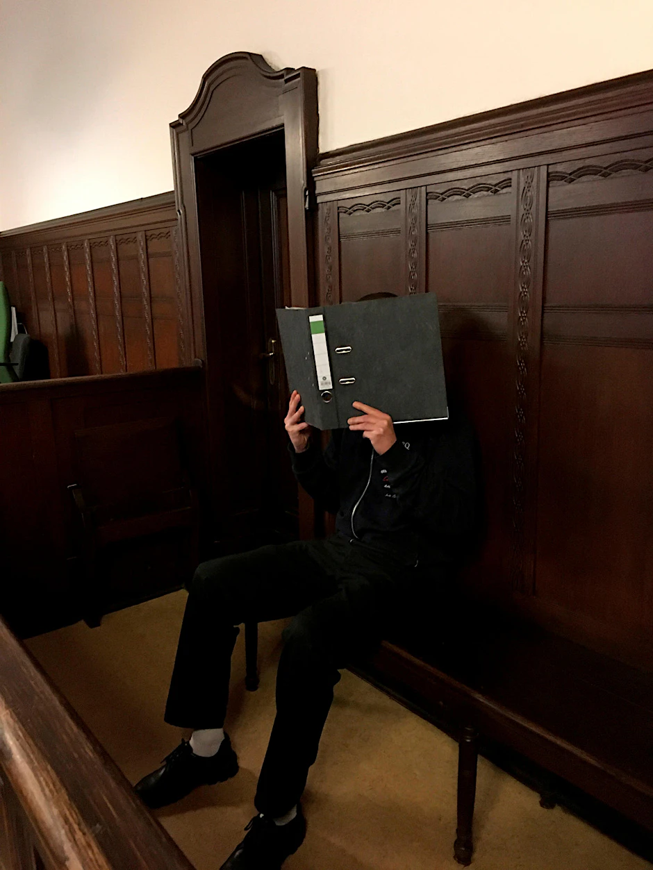Vor Gericht war der Angeklagte kurz angebunden. Er gab den Diebstahl jedoch zu. 
