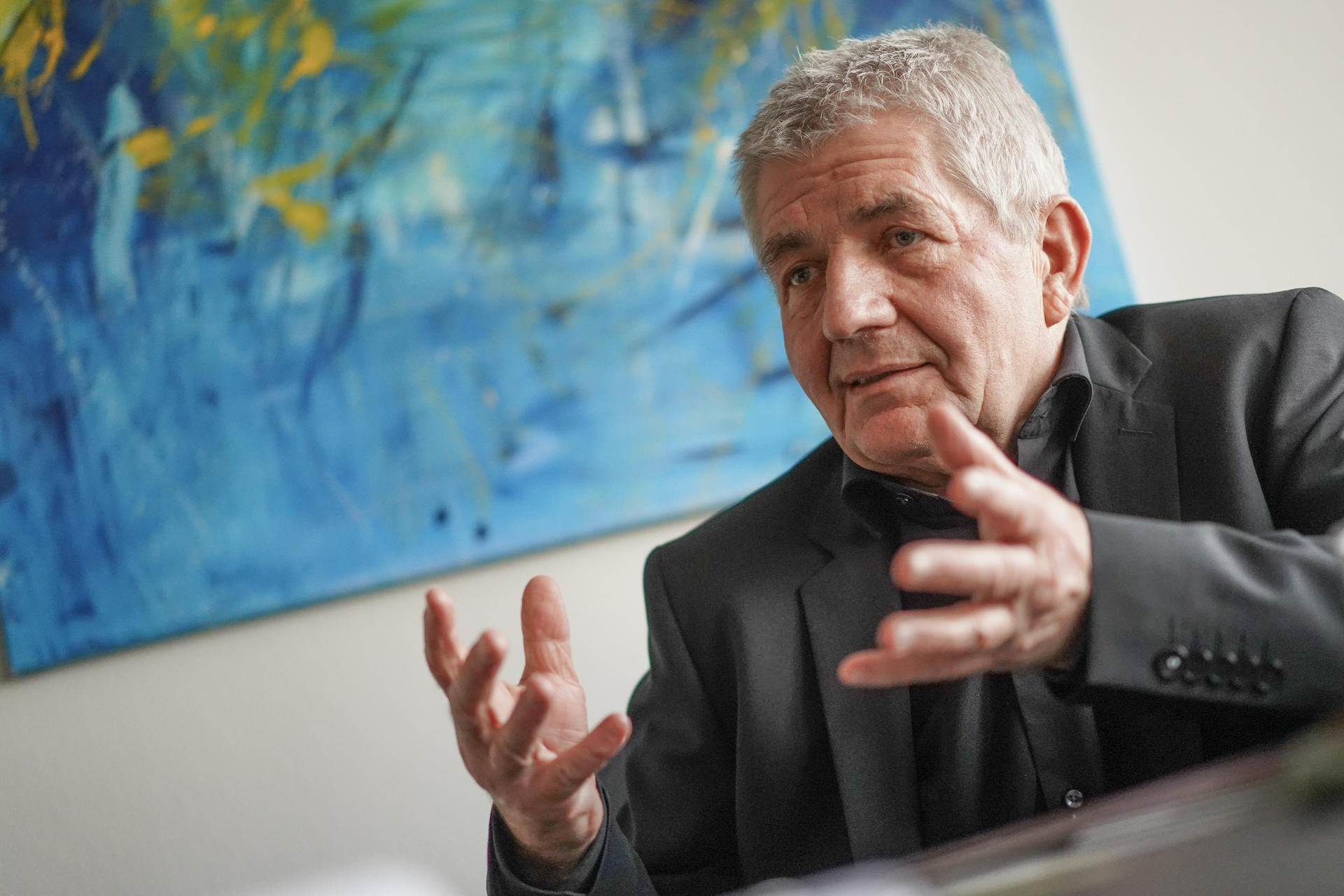 Aufklärer Roland Jahn beschäftigt sich mit der Vergangenheit der Stasi-Hochschule.