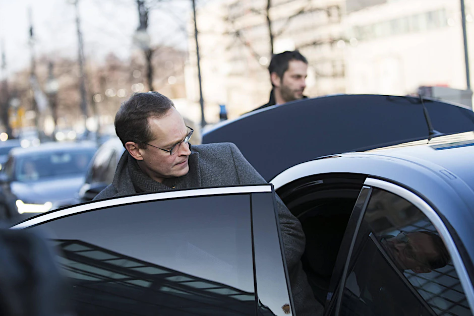 Der Regierende Bürgermeister von Berlin Michael Müller fährt nicht besonders umweltfreundlich. 