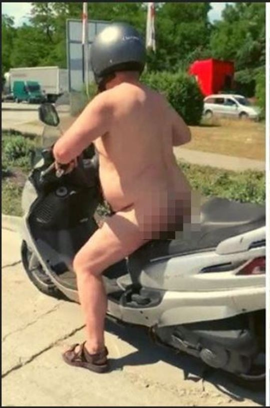Splitternackt fuhr dieser Mann im Sommer 2019 durch Märkisch-Oderland. 