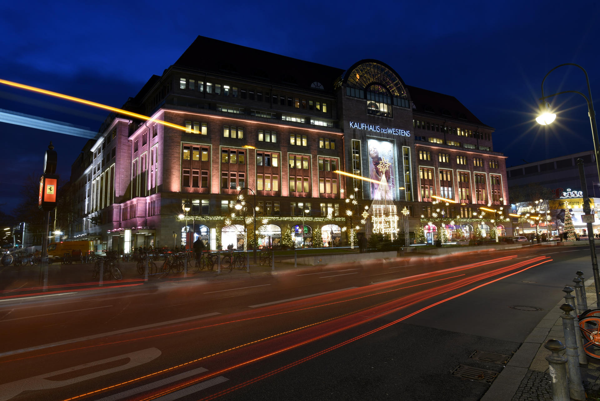 Image - Futtern und flanieren im KaDeWe: Lebensmittel-Etage künftig bis null Uhr geöffnet