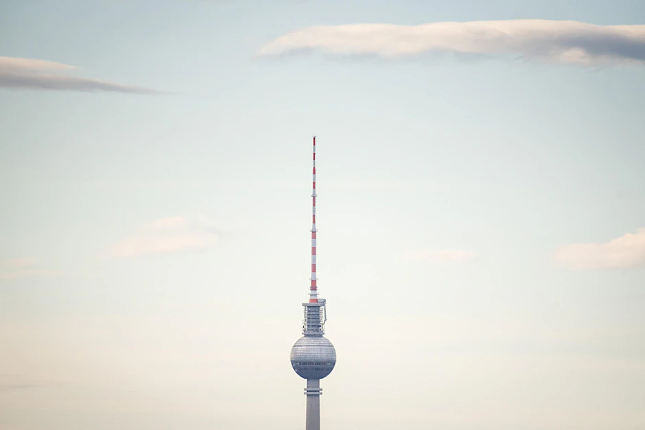 Der Berliner Fernsehturm im Berlin-Mitte. 