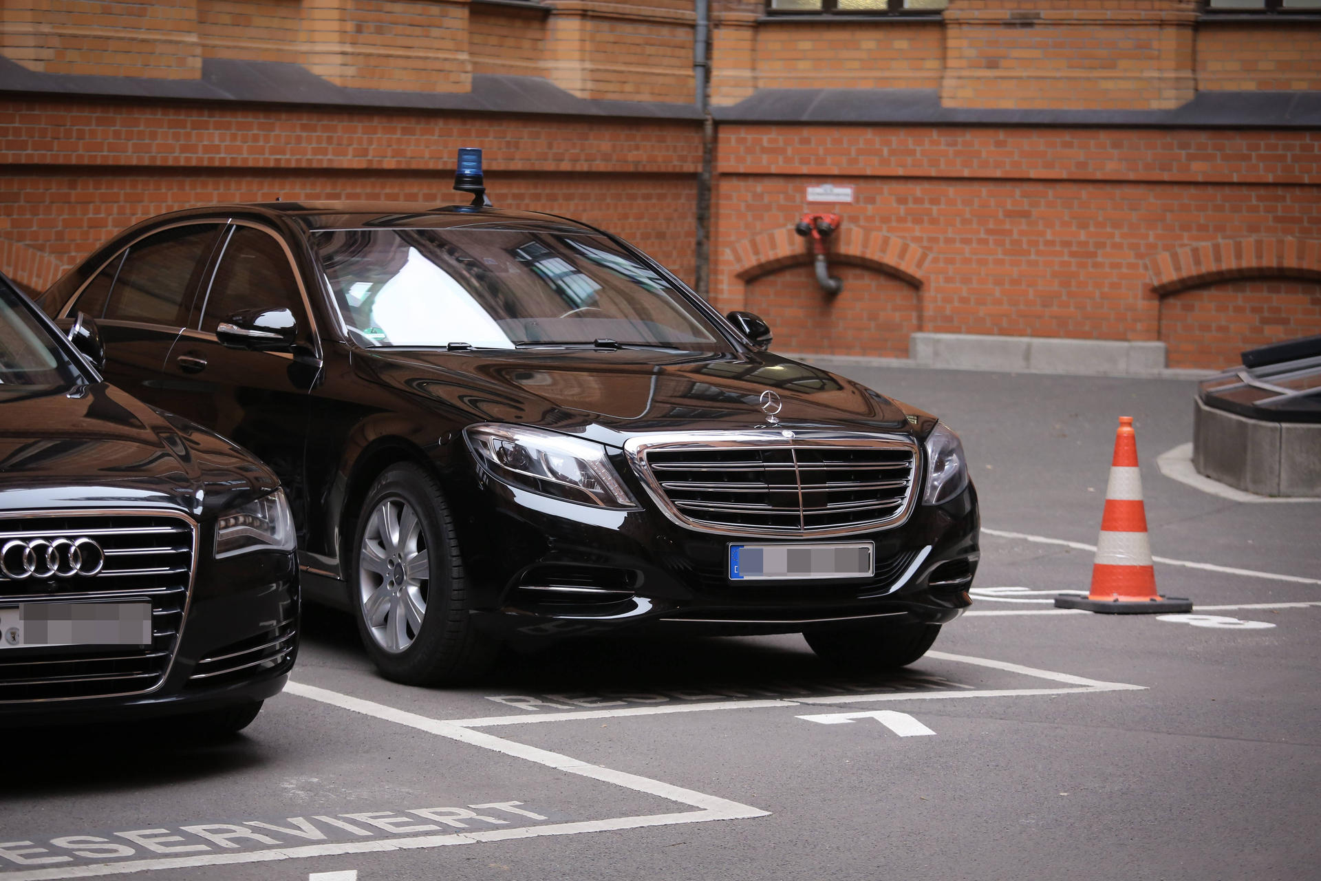 Mercedes-Benz S 600: Dienstwagen vom Michael Müller.
