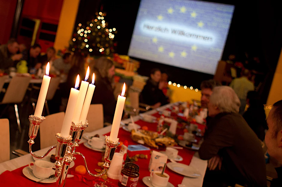 Weihnachten: Feiern für Alleinstehende, Einsame und Bedürftige gibt es auch in Brandenburg.