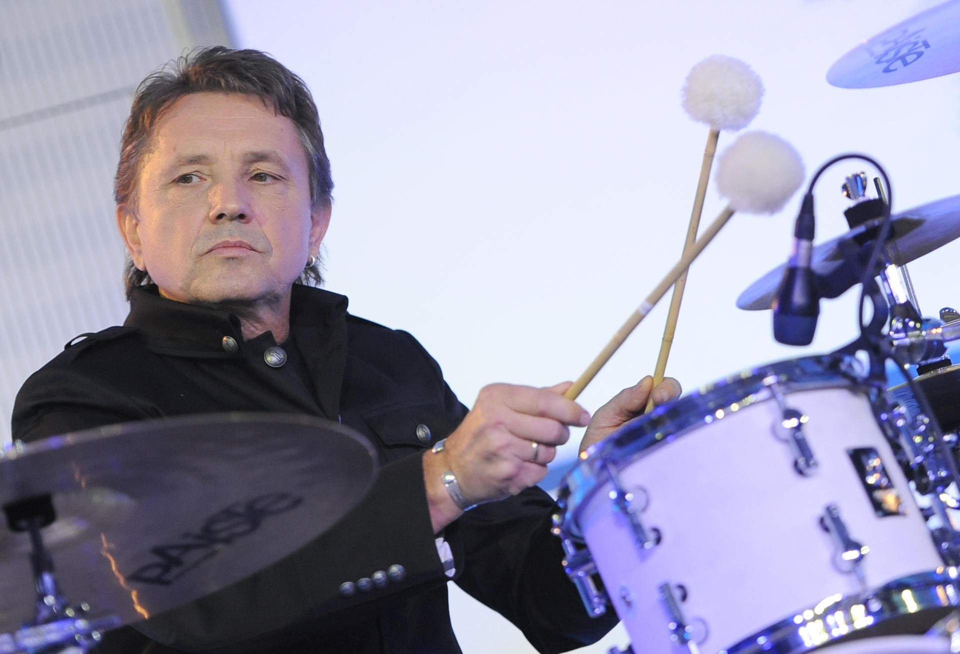Scharfschwerdt gab 36 Jahre bei den Puhdys den Rhythmus an. Nun rockt er mit eigener Band.