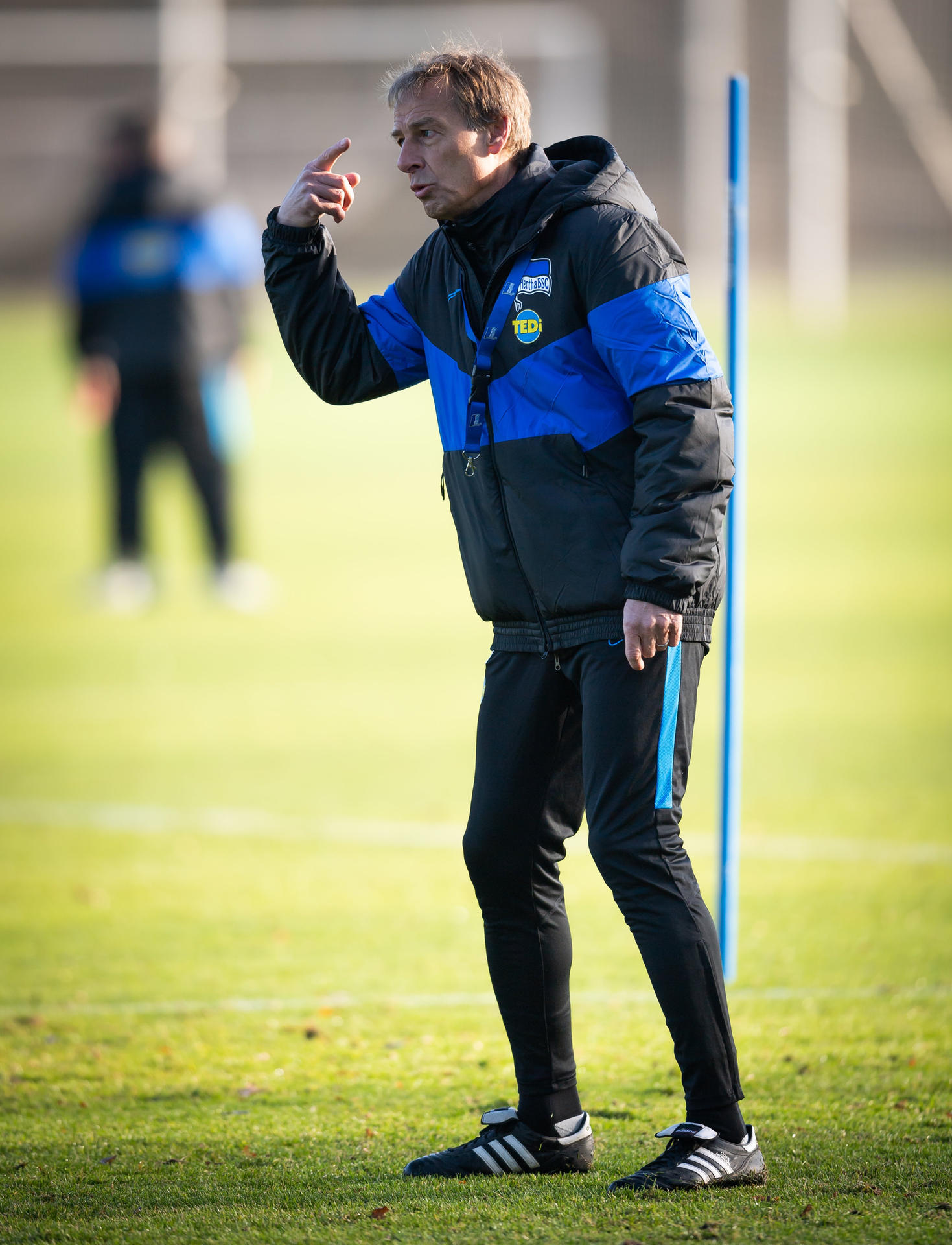Trainer Jürgen Klinsmann braucht Zeit, will mit seinen Profis im Winter üben, üben, üben. . 