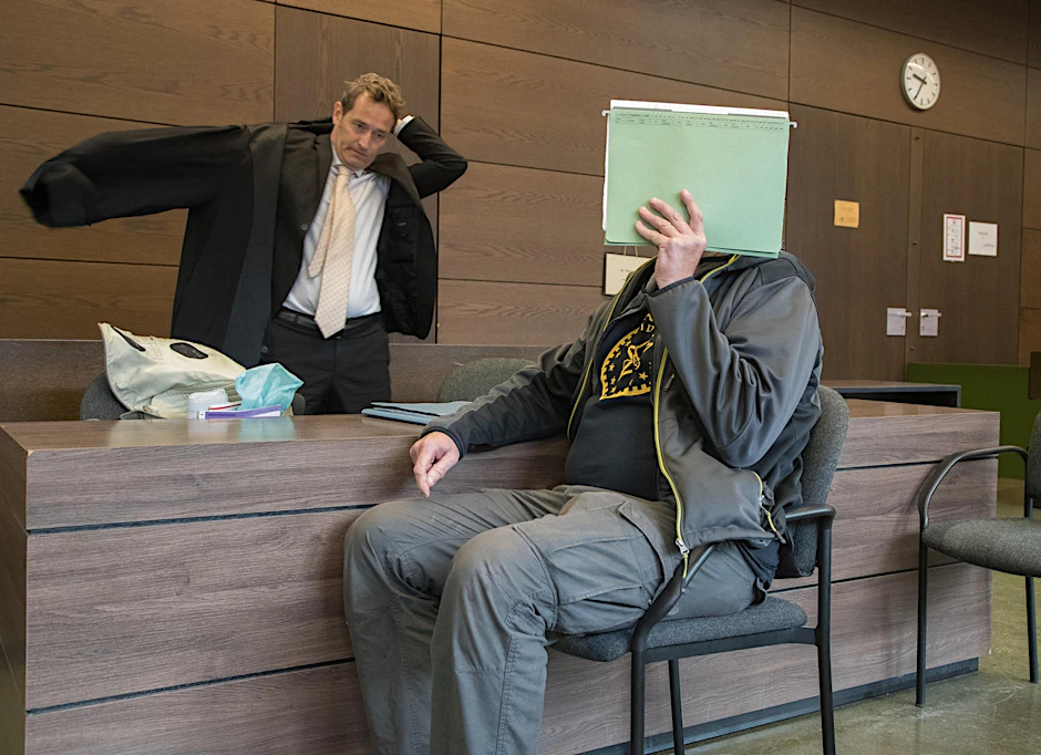 Er schlug zu, weil er gestresst war, sagt Schlosser Andreas K (49). Seine Strafe: 4500 Euro.