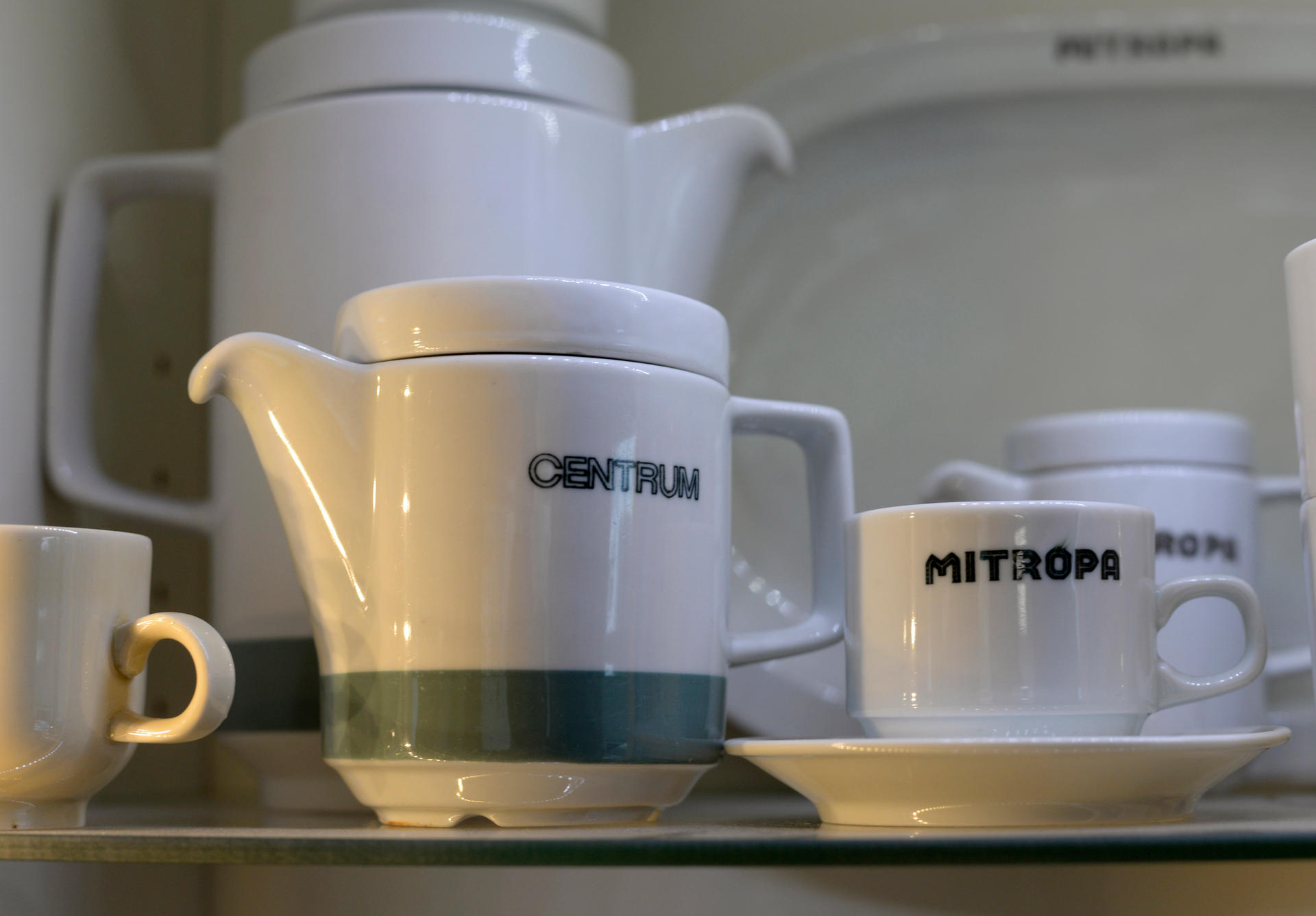 Stapelbar und in der Gastronomie zu Hause. Margarethe Jahny entwarf das Mitropa-Set. 