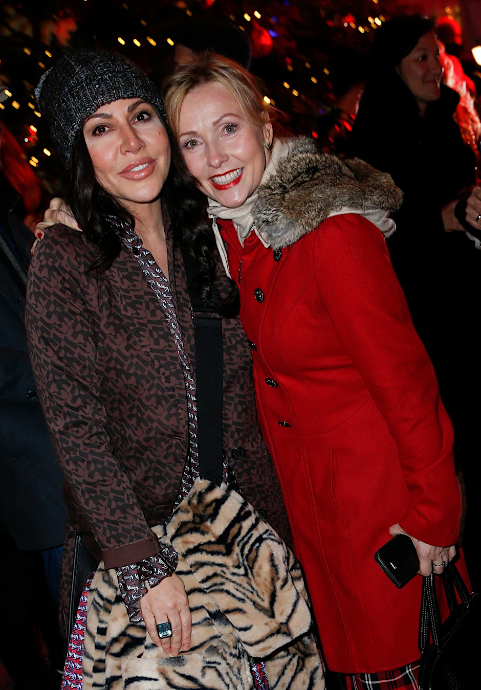 Schon in Festtagsstimmung: die Schauspielerinnen Simone Thomalla (l.) und Dana Golombek.