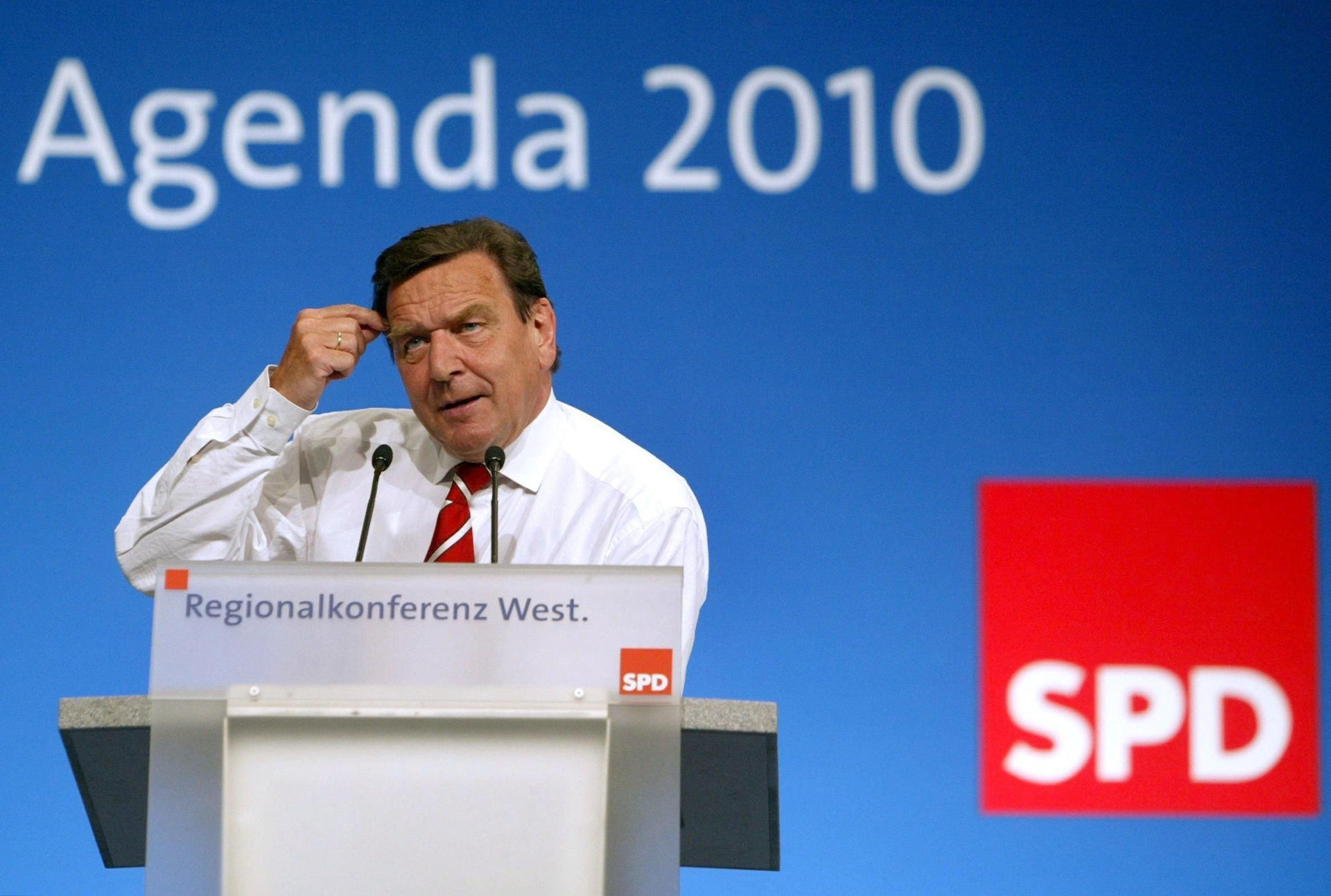 Gerhard Schröder wollte mit der Agenda 2010 das Sozialsystem  reformieren. Am Sonntag distanzierte er sich von der neuen Parteiführung.