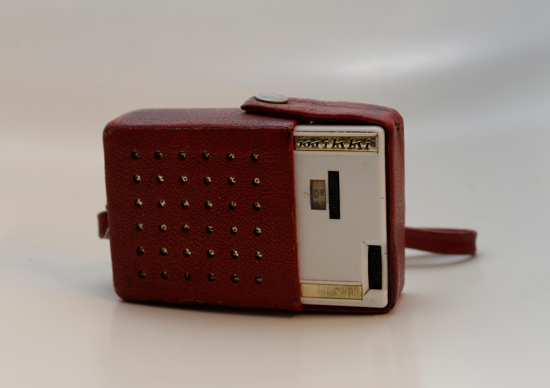 Beliebt bei der DDR-Jugend seit 1963 – das RFT-Stern Taschenradio „Mikki“.  
