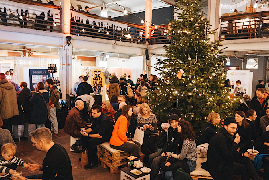 Weihnachtsrodeo im Kreuzberger Kühlhaus: 200 Berliner Designer präsentieren ihre abgefahrenen Geschenk-Ideen für das diesjährige Weihnachtsfest.