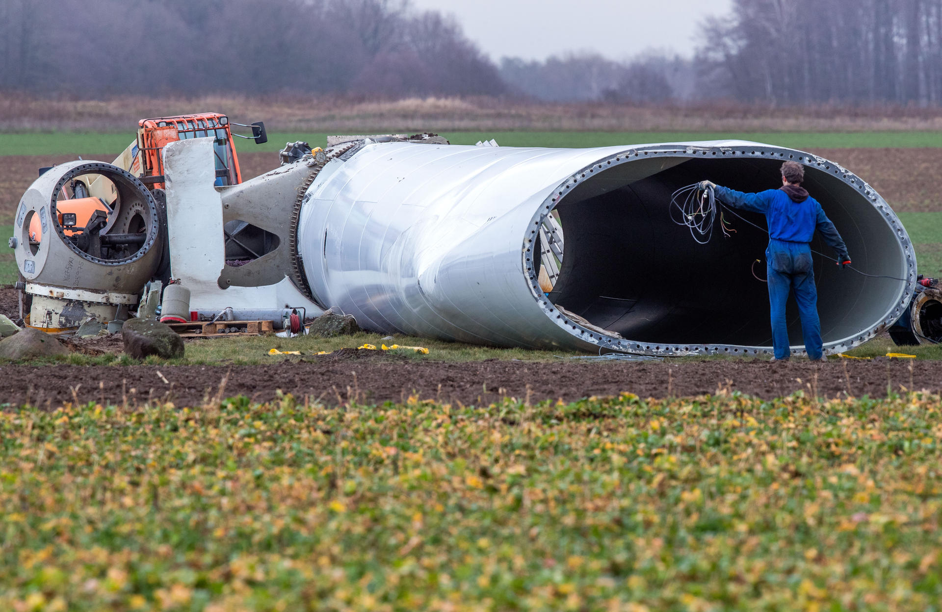 Teile flogen meterweit Windrad bei Wittstock abgebrochen