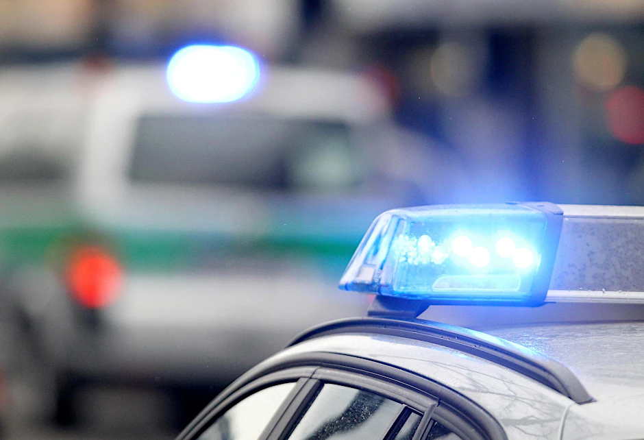 Polizeiwagen mit Blaulicht (Symbolbild).