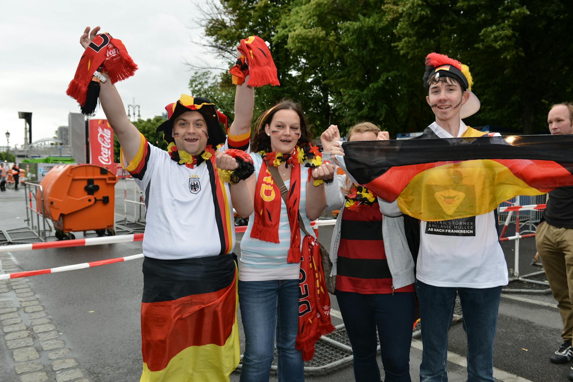 Die HardcoreFanmeilenFans Wir tanzen in der 1. Reihe