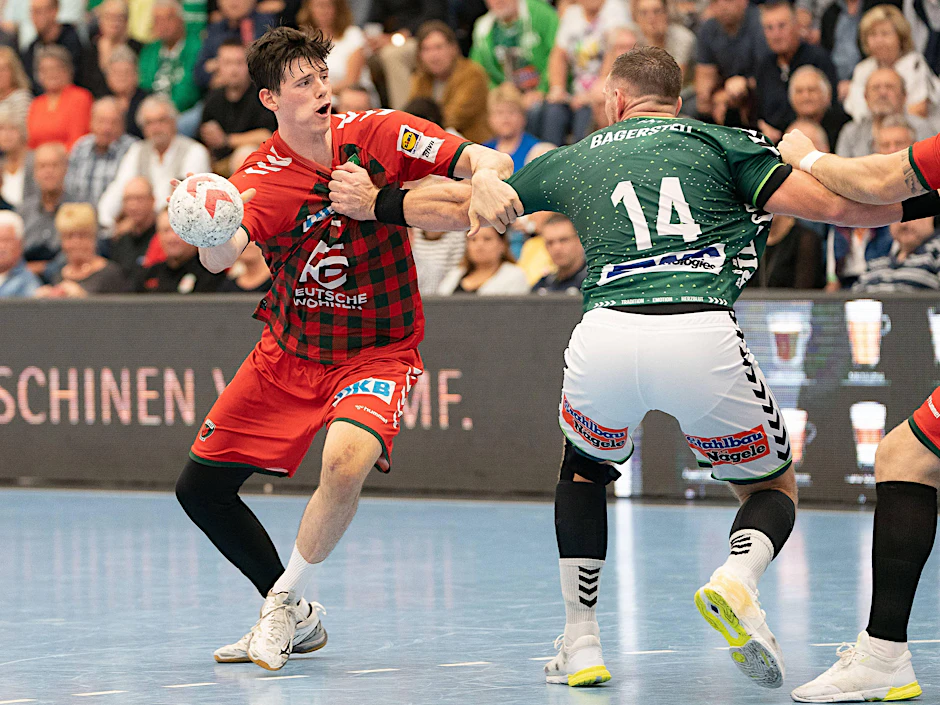 Fuchs Simon Ernst (l.) und Göppingens Jacob Bagersted. 