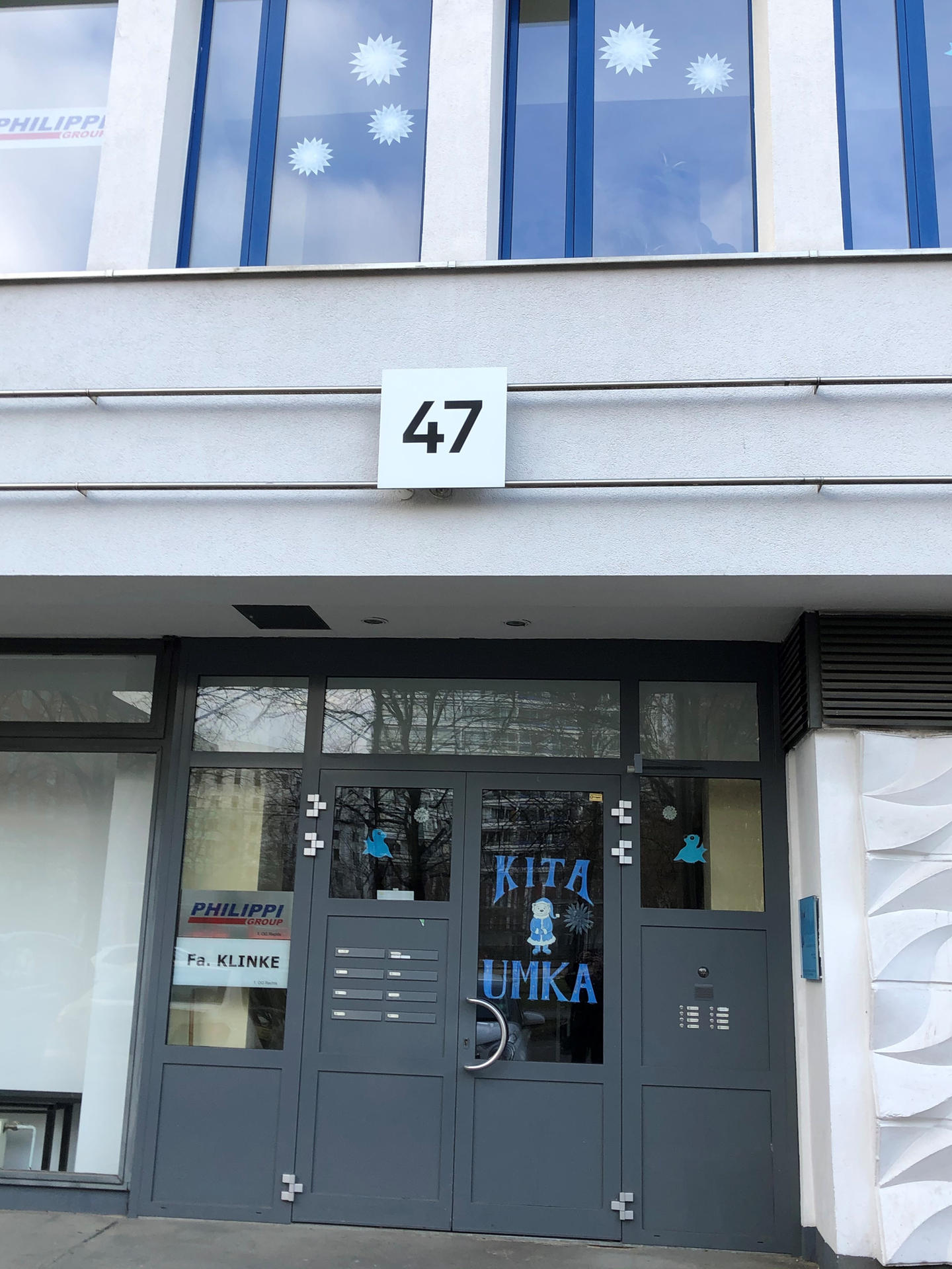 Image - Smartphones in Berliner Kitas: Bekommen jetzt alle Eltern Handyverbot?