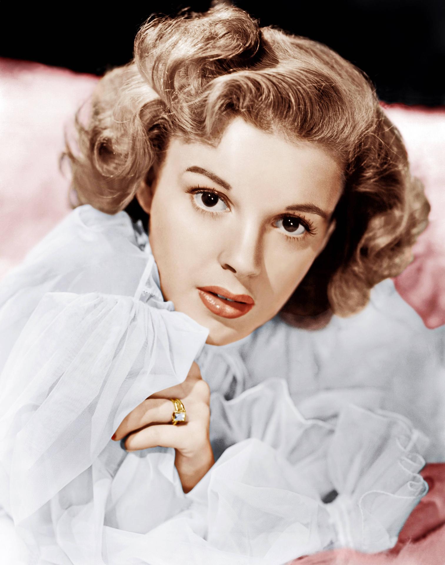 Judy Garland als junge Frau. Sie starb mit 47 Jahren an der Überdosis eines Schlafmittels. 