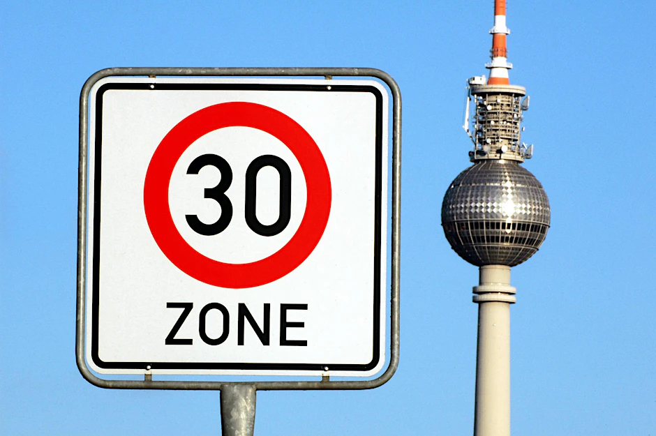 Berliner Bezirkspolitiker setzen sich dafür ein, dass in Zukunft in ganz Friedrichshain-Kreuzberg Tempo 30 gilt.