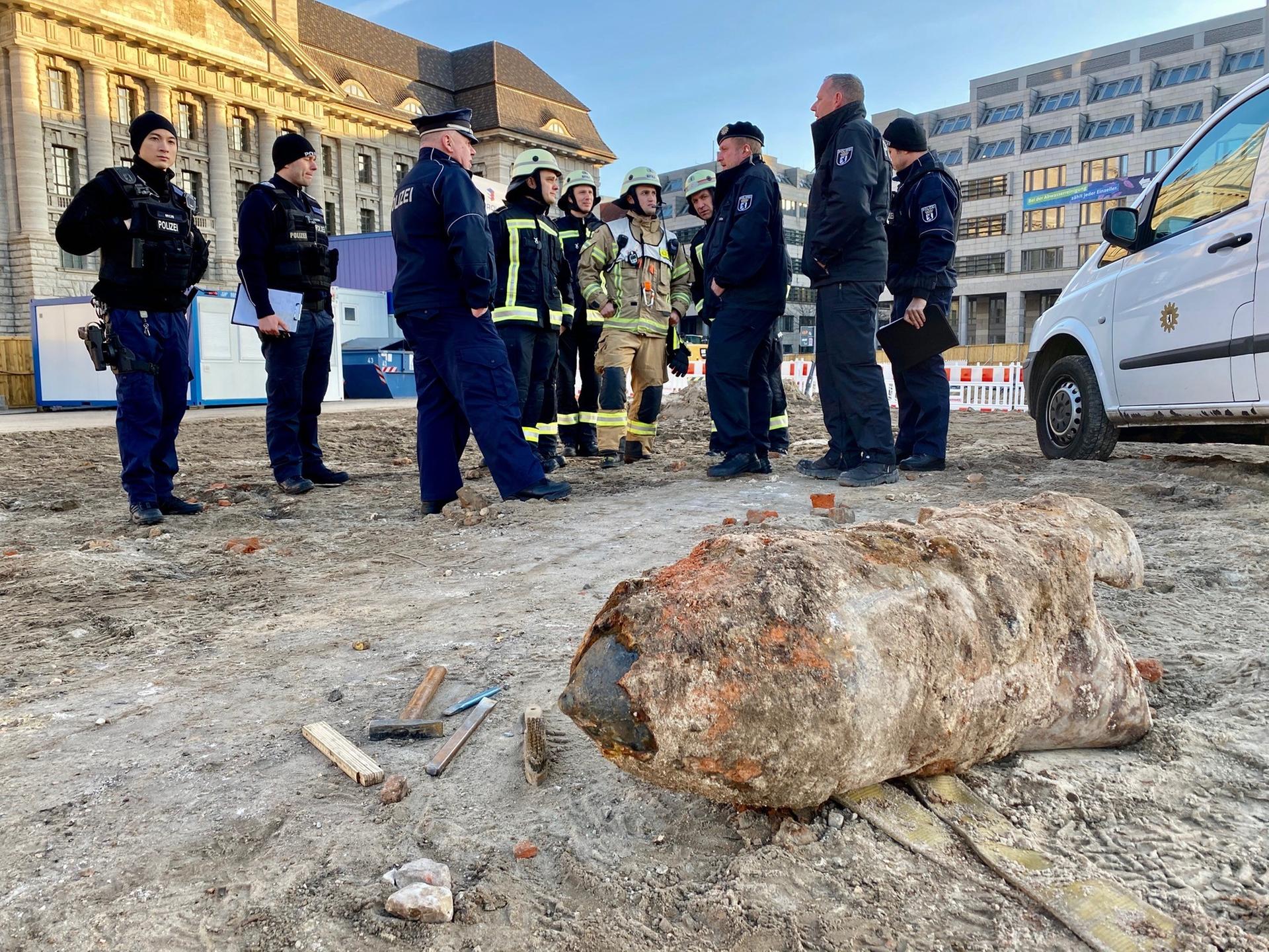 250-Kilo-Sprengkörper In Berlin-Mitte: Weltkriegsbombe Entschärft