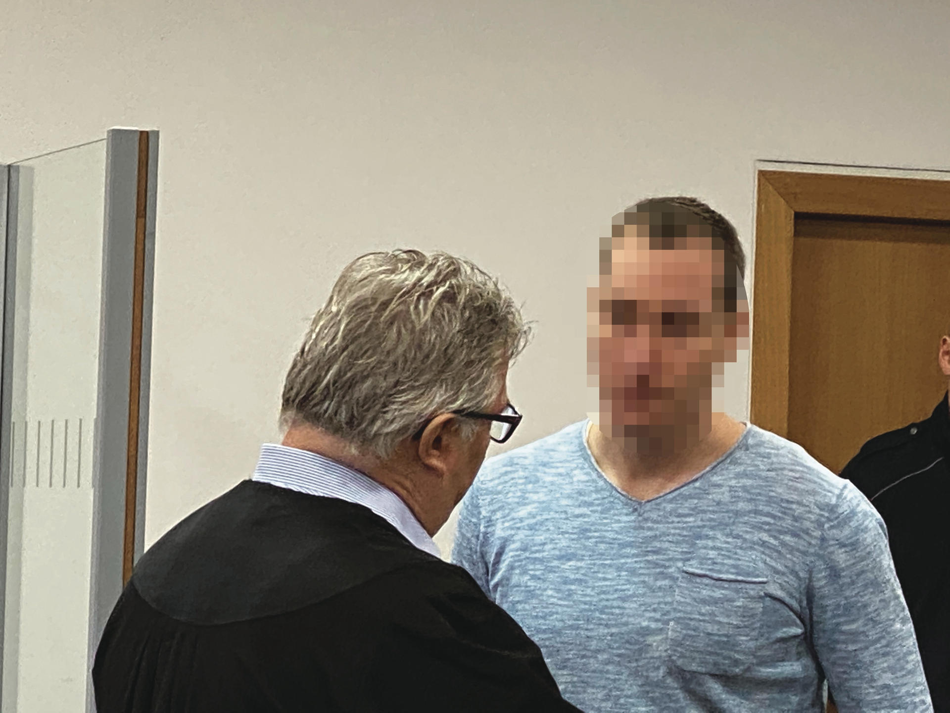 Schock-Aussage eines Sanitäters über Tatort: „Wir haben regelrecht im Blut gestanden“