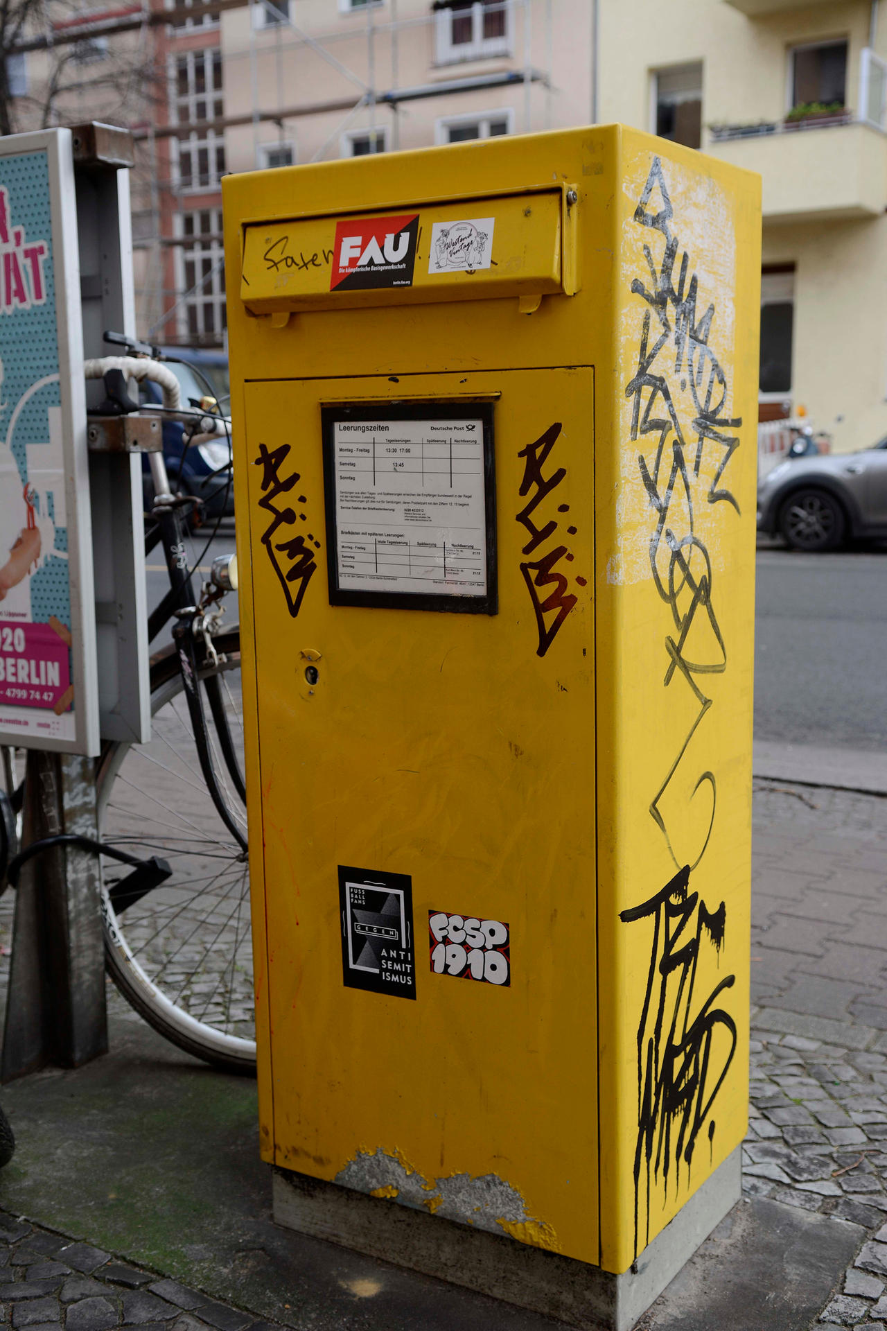 An der Pannierstraße sind die Briefkästen noch beschmiert. 