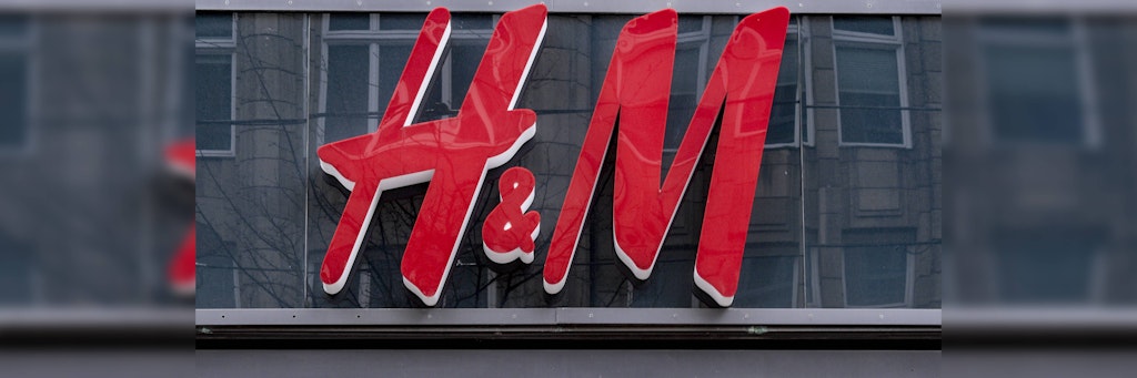 Das Logo der Modekette H&M.
