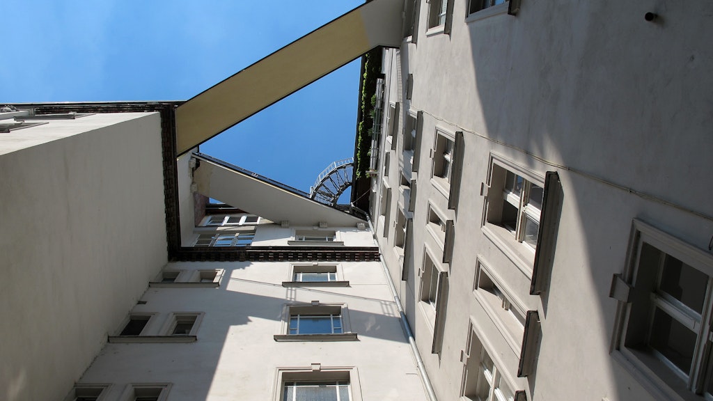 Eine Perspektive der anderen Art bietet Kocar mit seinen Fußfotografien an.