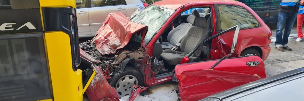 Der Fahrer kam nicht lebend aus seinem Fahrzeug. 