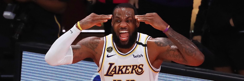 LeBron James schreit seine Freude heraus: Er hat seinen ersten NBA-Titel mit den Lakers gewonnen.