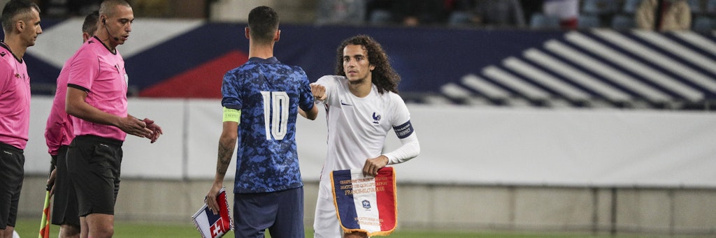 Matteo Guendouzi beim Anpfiff des U21-Länderspiels gegen die Slowakei. Er kam mit einer Corona-Infektion zurück.