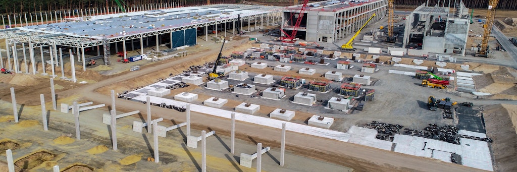Tesla-Chef Elon Musk will sein neues Werk in Grünheide so schnell wie möglich fertig bauen. Doch jetzt hat der Wasserverband Strausberg-Erkner dem US-Amerikaner erst mal das Wasser abgestellt.