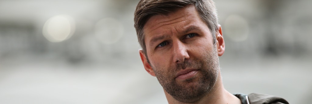 Thomas Hitzlsperger muss beim VfB Stuttgart wegen der Corona-Krise den Gürtel noch enger schnallen.