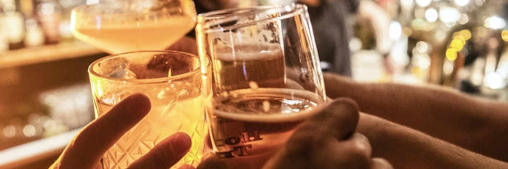 Elf Gaststätten Berlins dürfen auch nach 23 Uhr geöffnet bleiben - allerdings gilt dann ein Alkoholverbot.