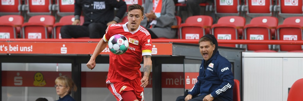 Nein, Oliver Ruhnert (r.) hat Max Kruse hier nicht den Marsch geblasen. Aber manchmal möchte er bestimmt seinen Worten Nachdruck verleihen im Gespräch mit dem exzentrischen, sehr lebenslustigen Star-Spieler. 
