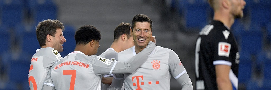 Robert Lewandowski zeigt wieder mal sein makelloses Torjäger-Lächeln.